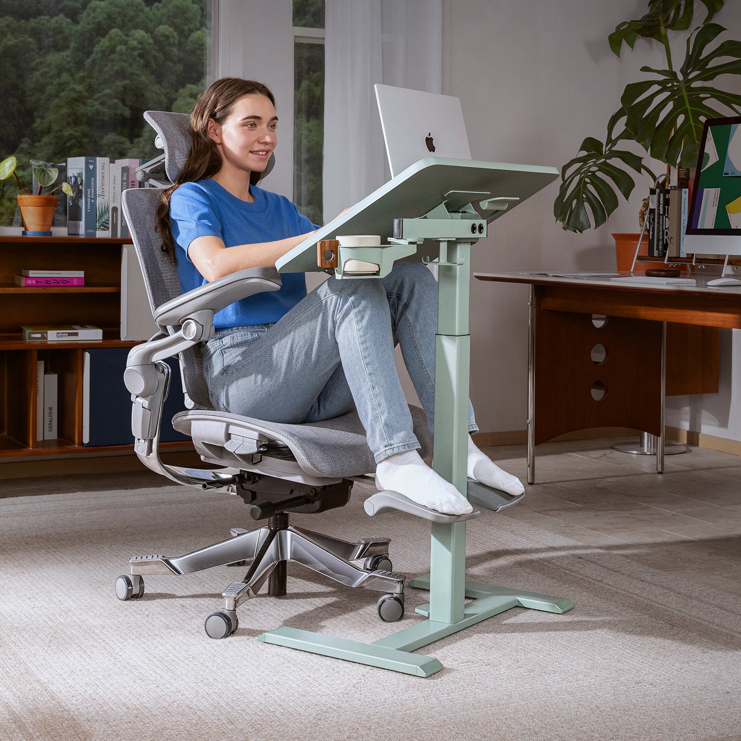 Bureau Hinomi Air réglable en hauteur, inclinable, pliable avec roues | Table pour ordinateur portable
